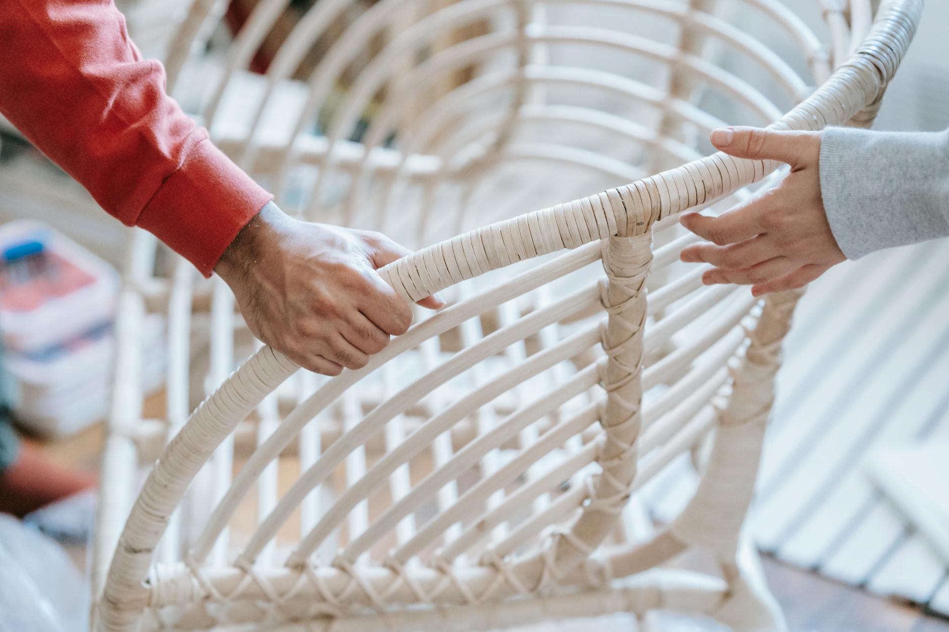 Chaises en rotin pour salle a manger : rotin naturel ou synthetique ?