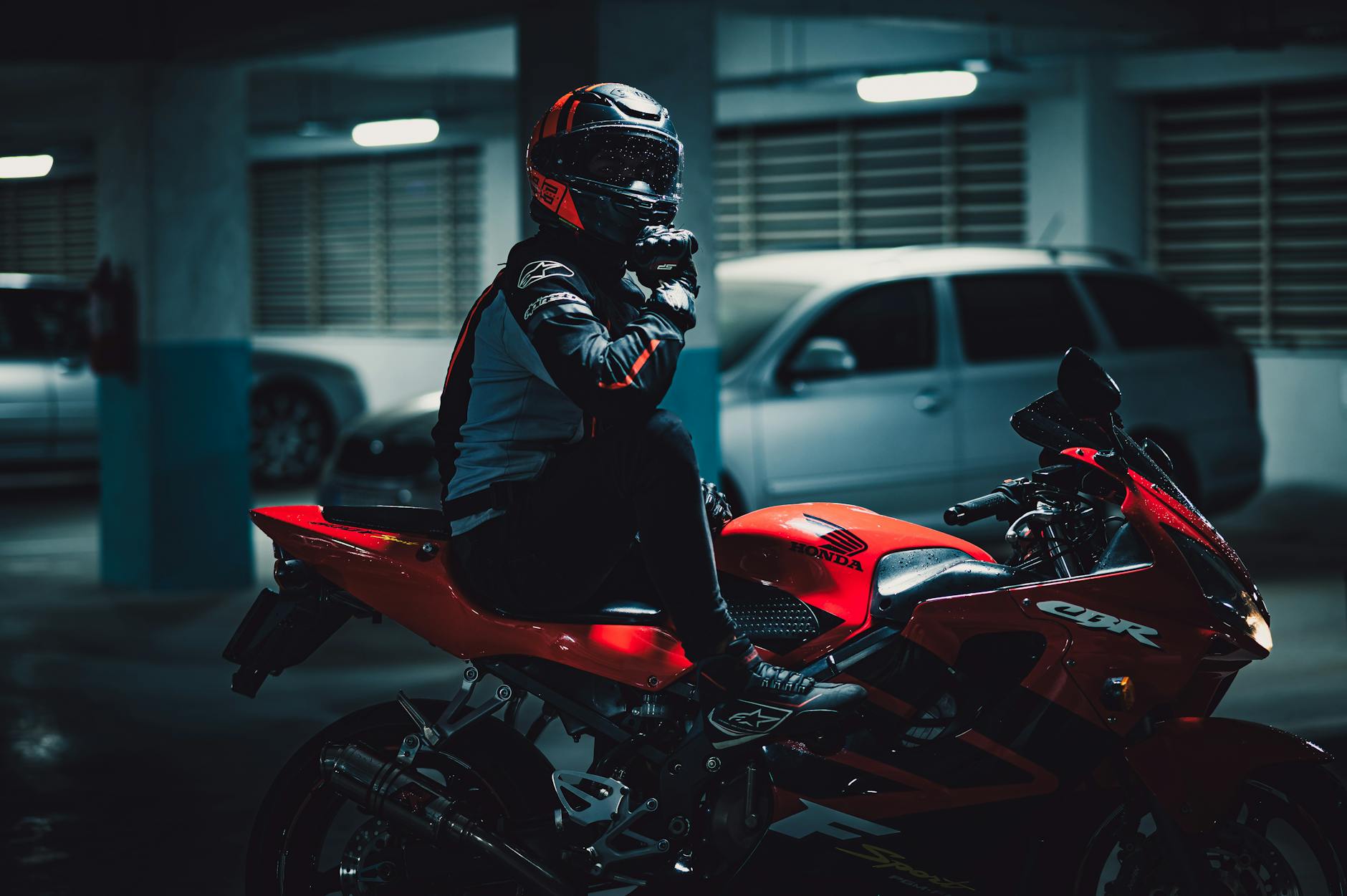 construire abri moto pas cher